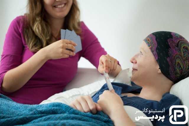 نکاتی که باید نزدیکان بیمار سرطانی در نظر داشته باشند
