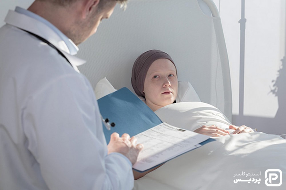 یکی از عوارض شیمی درمانی در سرطان سینه ریزش مو می باشد