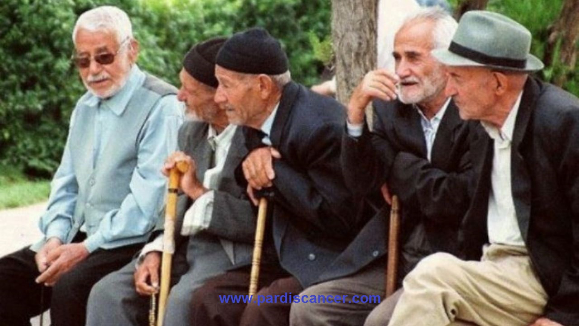 نكات مهم در خصوص مراقبت از سالمندان در برابر بيماری كرونا - 1