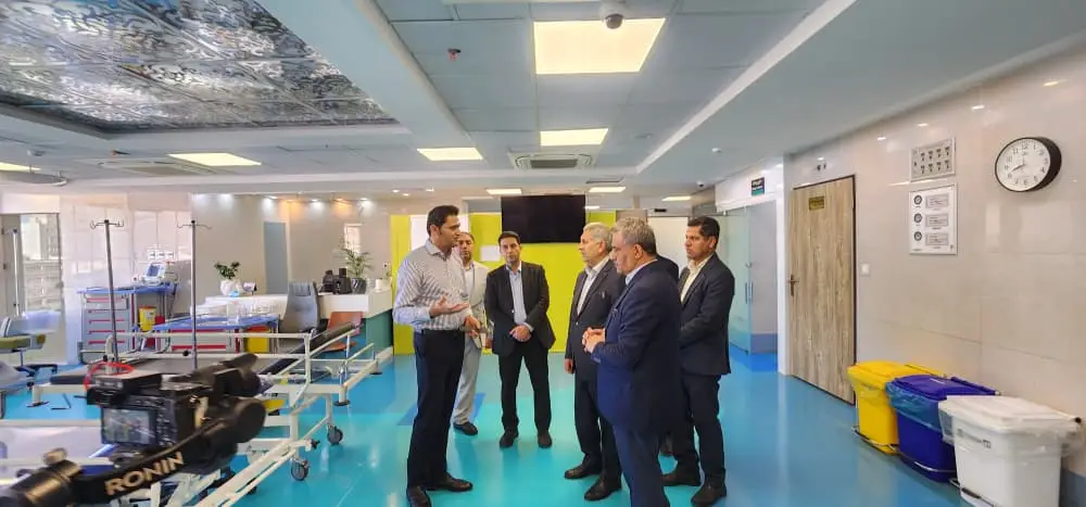 بازدید رئیس دانشگاه علوم پزشکی شیراز از مرکز تشخیصی درمانی سرطان پردیس 4 بازدید رئیس دانشگاه علوم پزشکی شیراز از مرکز تشخیصی درمانی سرطان پردیس - 3